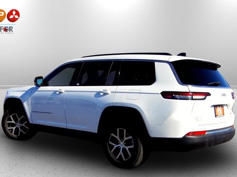 Used 2024 Jeep Grand Cherokee L Limited w/ Luxury Tech Group II image 5