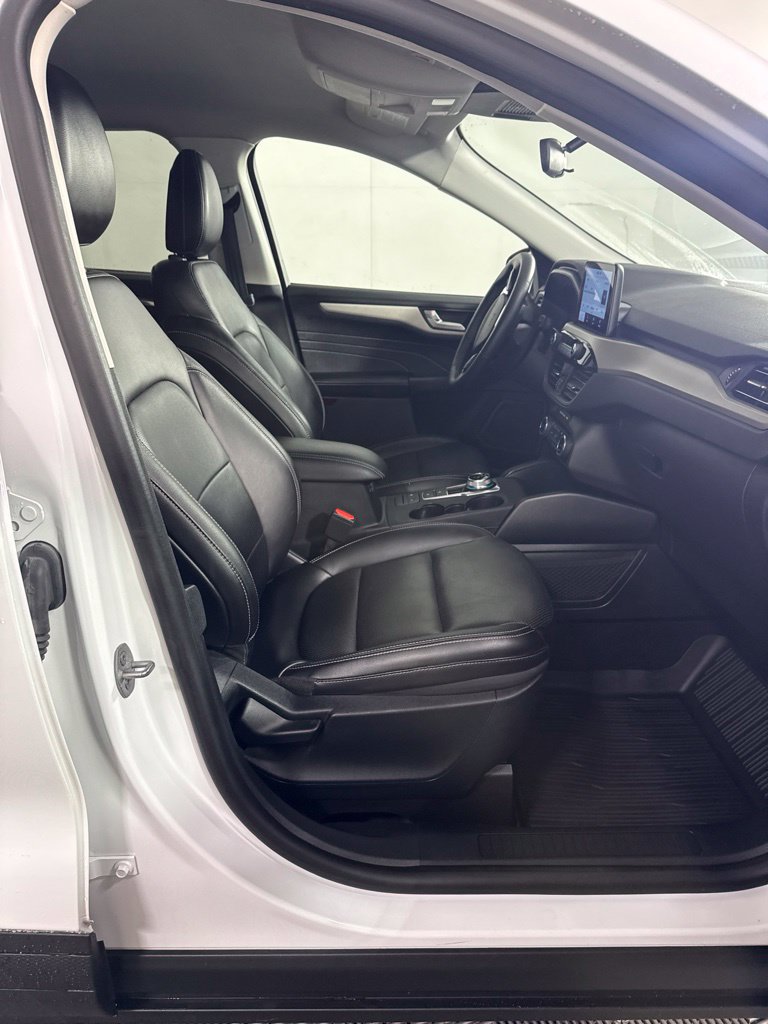 Certified 2022 Ford Escape SEL AWD/4WD image 16