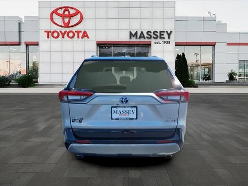 Used 2023 Toyota RAV4 XSE AWD/4WD image 4