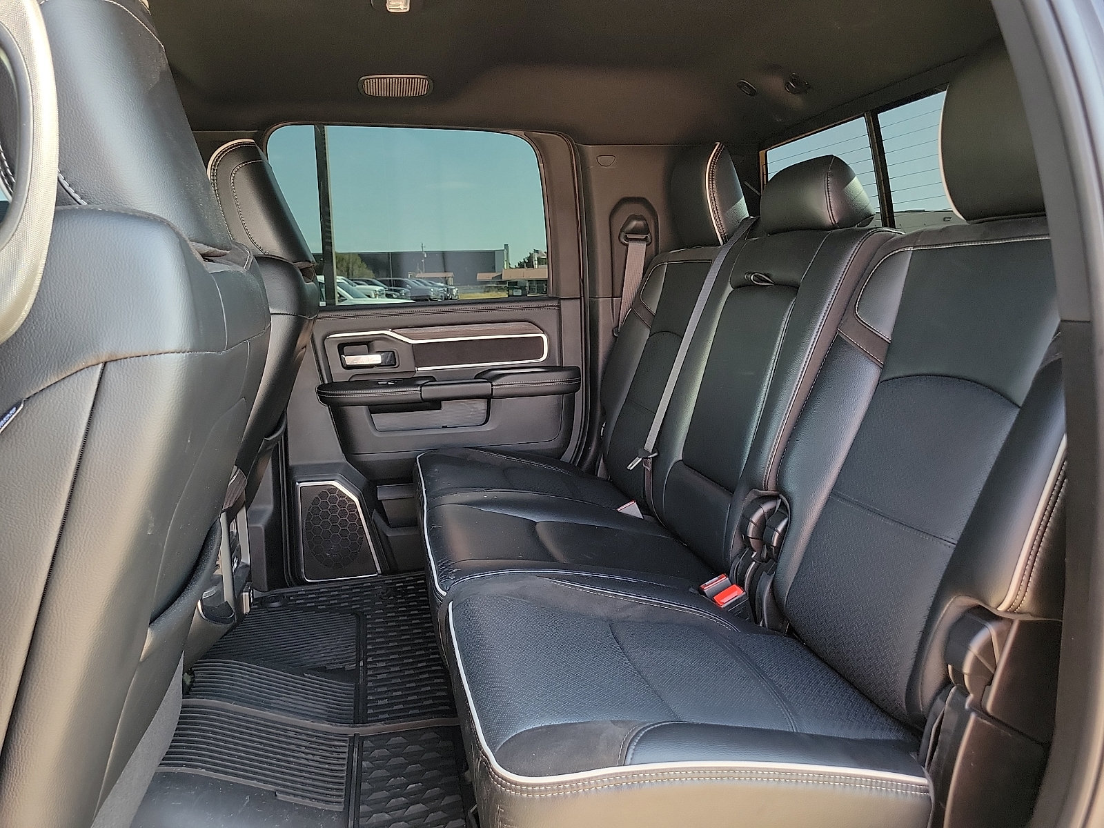 Used 2025 RAM 3500 Laramie AWD/4WD image 8