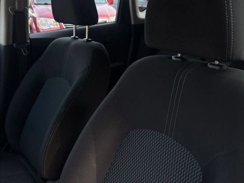 Used 2014 Nissan Versa Note SV FWD image 35