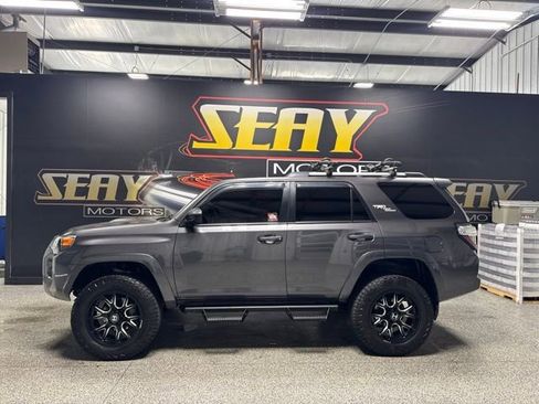 Used 2018 Toyota 4Runner TRD Off-Road w/ TRD Performance Package AWD/4WD image 3