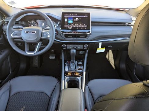 New 2026 Jeep Compass Latitude image 15