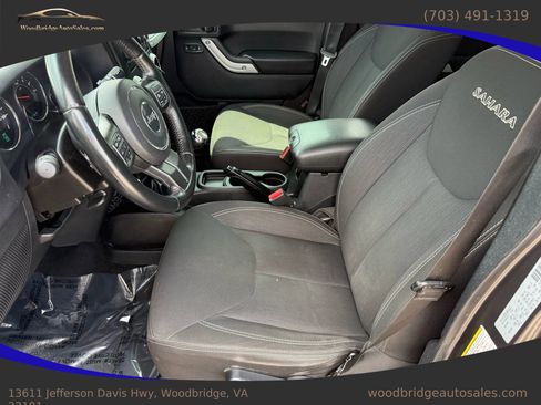 Used 2016 Jeep Wrangler Unlimited Sahara w/ Connectivity Group image 11