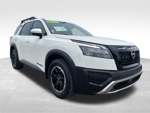 Used 2024 Nissan Pathfinder Rock Creek AWD/4WD image 7