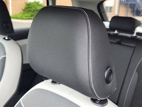 New 2025 Volkswagen Taos SE image 13