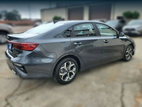 Used 2021 Kia Forte LXS FWD image 14