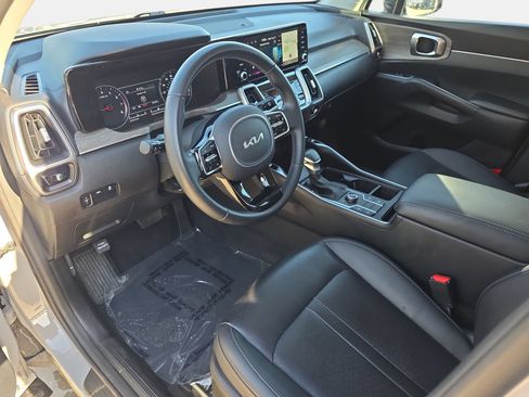 Used 2023 Kia Sorento S w/ Panoramic Sunroof Package AWD/4WD image 15