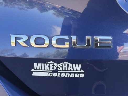 Used 2017 Nissan Rogue SV FWD image 24