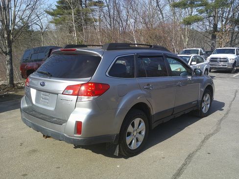 Used 2011 Subaru Outback 2.5i Premium image 5