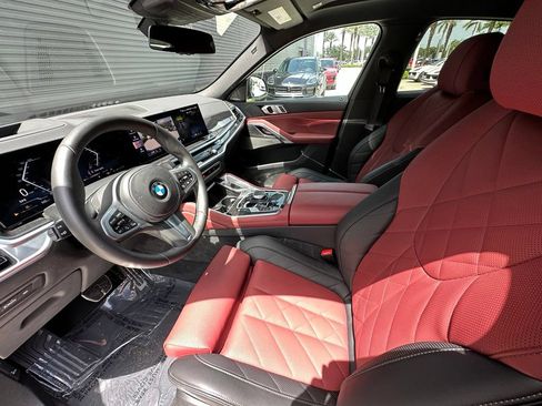 Used 2025 BMW X6 xDrive40i w/ Premium Package AWD/4WD image 4