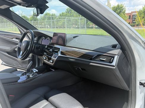 Used 2019 BMW 530i w/ Convenience Package RWD image 15