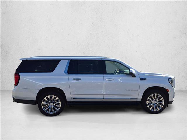 Used 2023 GMC Yukon XL Denali AWD/4WD image 4