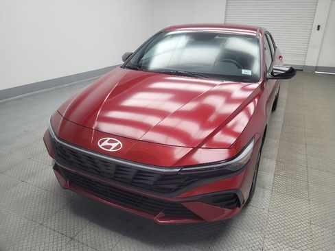 Used 2025 Hyundai Elantra SEL FWD image 15