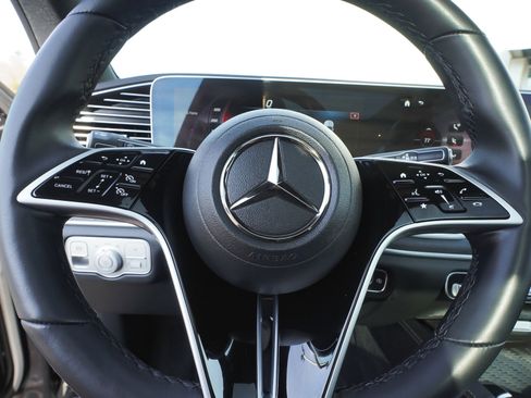 Used 2025 Mercedes-Benz GLE 350 4MATIC image 18