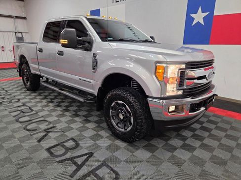 Used 2017 Ford F250 XLT w/ XLT Value Package image 24