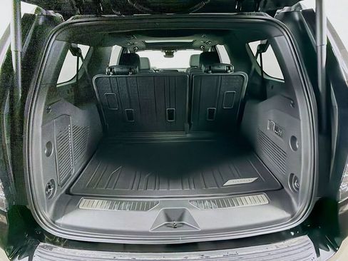 New 2026 Chevrolet Suburban High Country w/ Sun And Tow Package AWD/4WD image 23