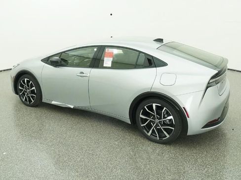 New 2026 Toyota Prius Plug-In Hybrid FWD image 4