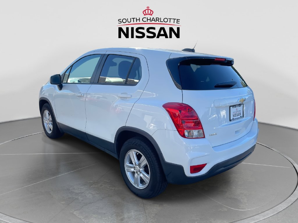 Used 2022 Chevrolet Trax LS w/ Tint and Cruise Package FWD image 4