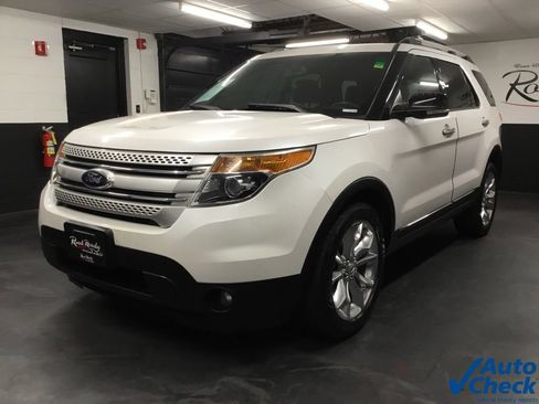 Used 2013 Ford Explorer XLT AWD/4WD image 5