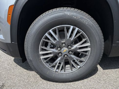 New 2026 Chevrolet Traverse LT FWD image 12