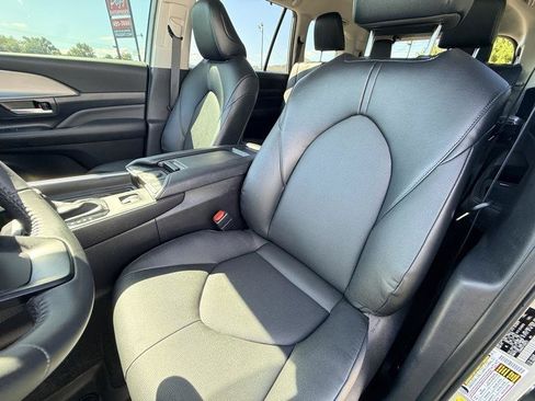 Used 2026 Toyota Grand Highlander FWD image 18