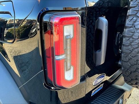 Used 2023 Ford Bronco Badlands image 31