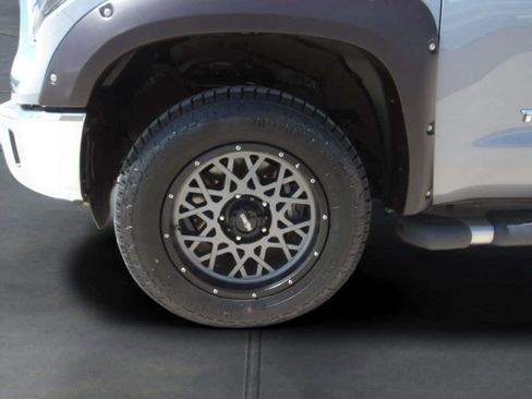 Used 2019 Toyota Tundra SR5 AWD/4WD image 4