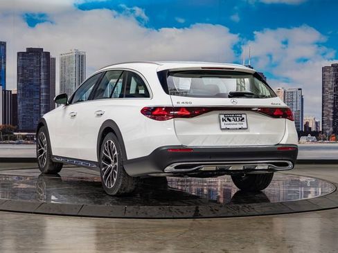 New 2026 Mercedes-Benz E 450 4MATIC All-Terrain Wagon image 9