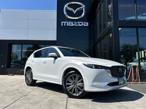New 2025 MAZDA CX-5 Signature image 2