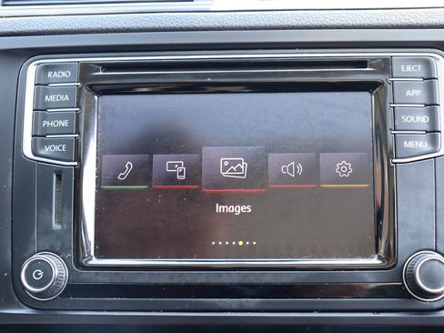 Used 2018 Volkswagen Jetta SE FWD image 30