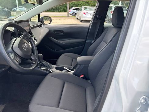 Used 2024 Toyota Corolla LE FWD image 11