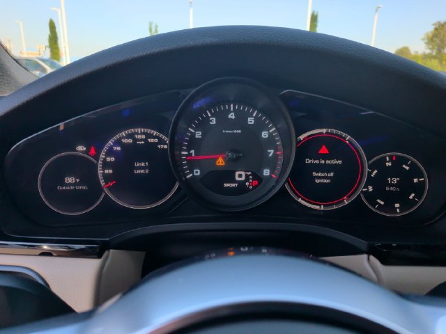 Used 2021 Porsche Cayenne AWD/4WD image 17
