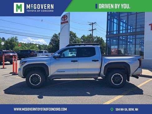 Used 2025 Toyota Tacoma TRD Off-Road AWD/4WD image 2