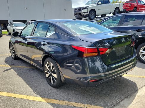 Used 2021 Nissan Altima 2.5 SV FWD image 4