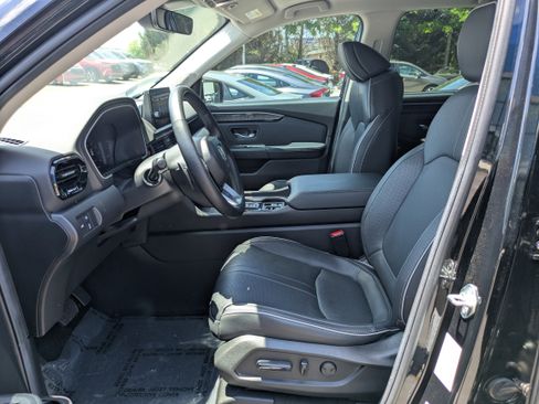 Used 2025 Honda Pilot Elite image 28