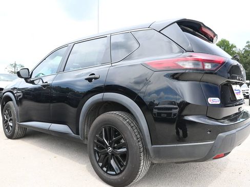 Used 2024 Nissan Rogue S AWD/4WD image 5