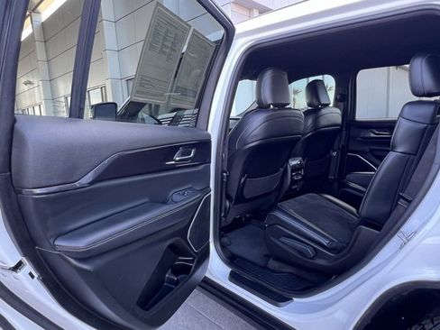 Used 2021 Jeep Grand Cherokee L Laredo image 26