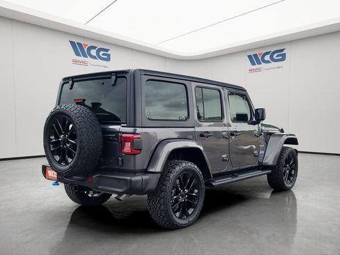 Used 2023 Jeep Wrangler Unlimited Sahara w/ Cold Weather Group AWD/4WD image 4