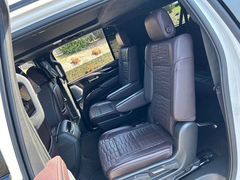 Used 2022 Cadillac Escalade ESV Sport Platinum RWD image 45