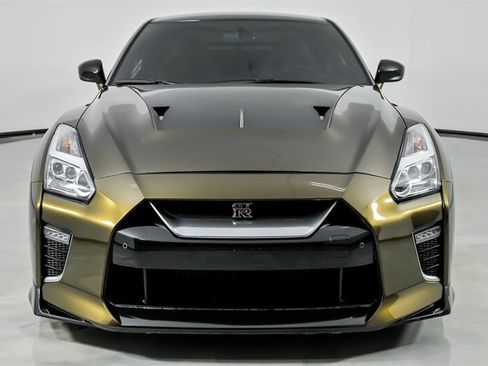 Used 2020 Nissan GT-R Premium AWD/4WD image 5