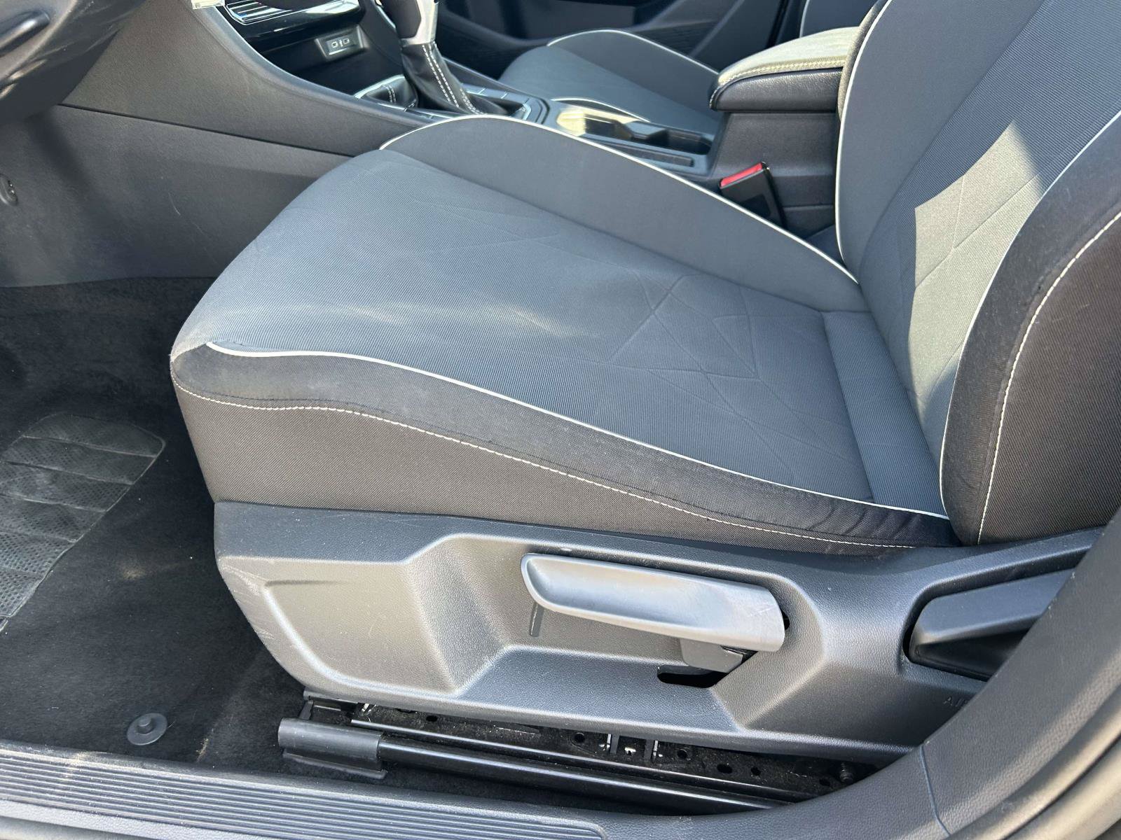 Used 2025 Volkswagen Jetta Sport FWD image 16