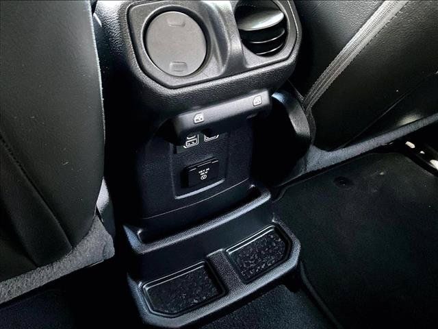 Used 2020 Jeep Wrangler Unlimited Sahara AWD/4WD image 22