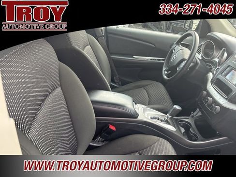 Used 2020 Dodge Journey SE image 30