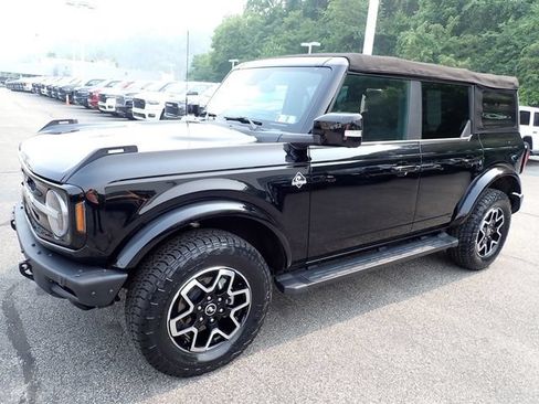 Used 2022 Ford Bronco Outer Banks AWD/4WD image 2