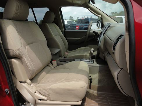 Used 2010 Nissan Frontier SE RWD image 7