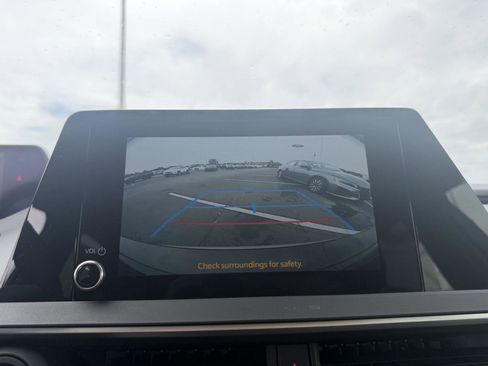 Used 2024 Toyota Prius XLE FWD image 26