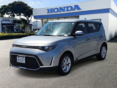 Used 2024 Kia Soul LX w/ Option Group 015 FWD image 1