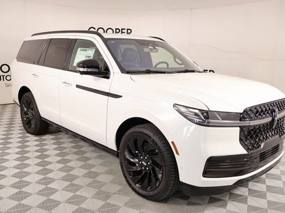 New 2025 Lincoln Navigator Reserve w/ Jet Appearance Package