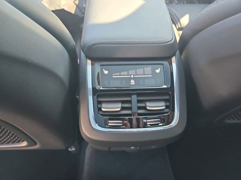 Used 2025 Volvo V60 B5 Cross Country Ultra w/ Climate Package image 25